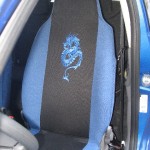 Peugeot 107 - zwart+blauw+logo